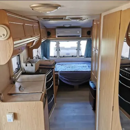 캠프장 яката каравана *